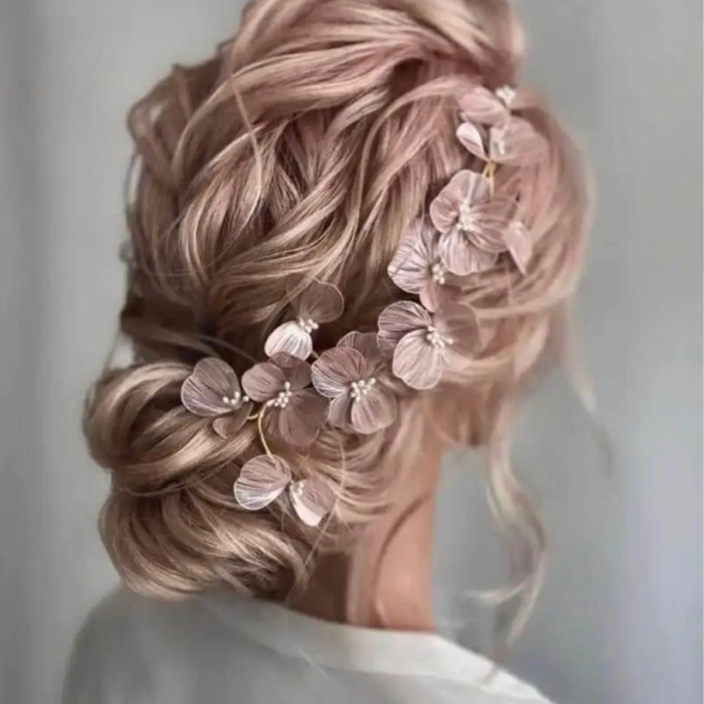 Bridal hair accessories